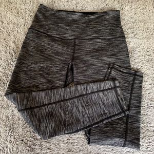 Victoria Sport Knockout leggings Capri gray small